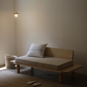 The &#039;J&#039; minimal sofa