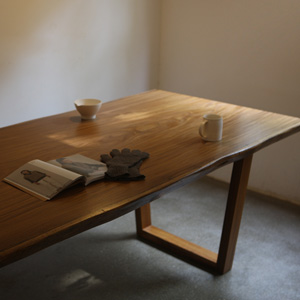 natural teak woodslab table